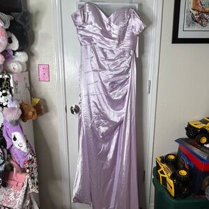 Elegant Lavender Strapless Gown